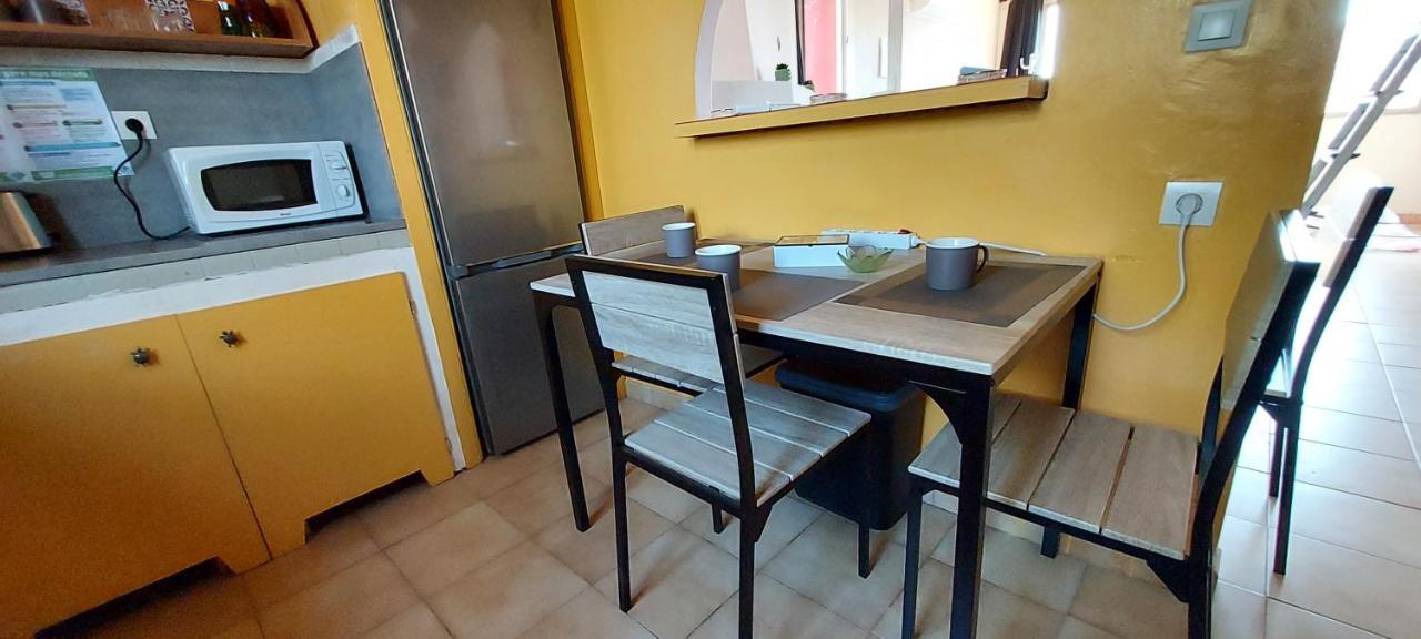 Le Barcares Logement Climatise Pour 6 Personnes, Draps Et Serviettes Non Fournis Air-Conditioned Accommodation For 6 People, Sheets And Towels Not Provided Alojamiento Con Aire Acondicionado Para 6 Personas, Sabanas Y Toallas No Incluidas Esterno foto