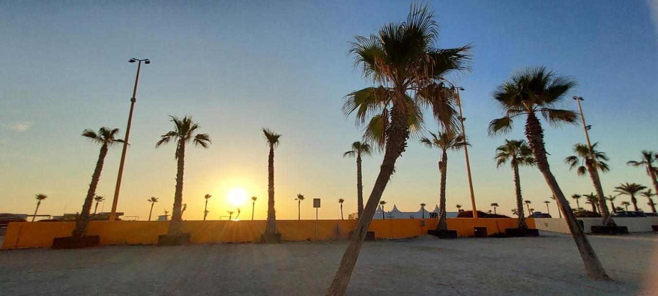 Le Barcares Logement Climatise Pour 6 Personnes, Draps Et Serviettes Non Fournis Air-Conditioned Accommodation For 6 People, Sheets And Towels Not Provided Alojamiento Con Aire Acondicionado Para 6 Personas, Sabanas Y Toallas No Incluidas Esterno foto